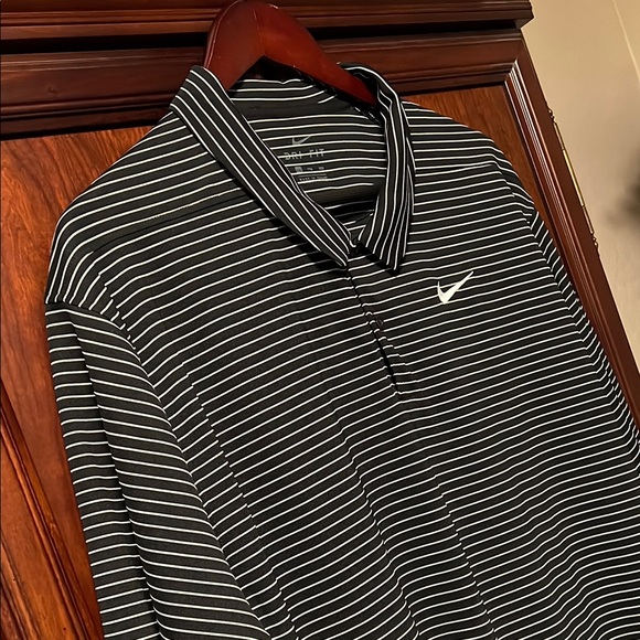 Nike Men's Black Striped Polo Shirt - Picture 4 of 8